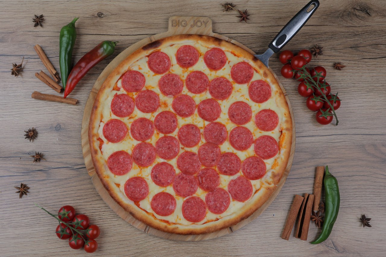 Pepperoni pizza katta